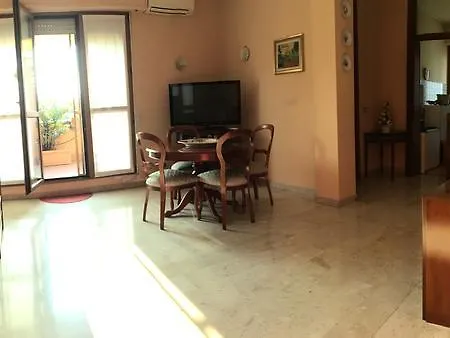 Elena Apartament